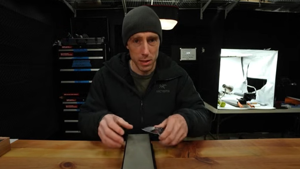 Video: Knives So Sharp They Split Hairs