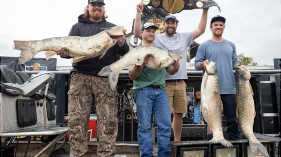 How Many Pounds Did These Bowfishing Champions Arrow?
