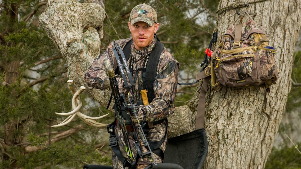 When to Draw Your Bow on Woodland Whitetails