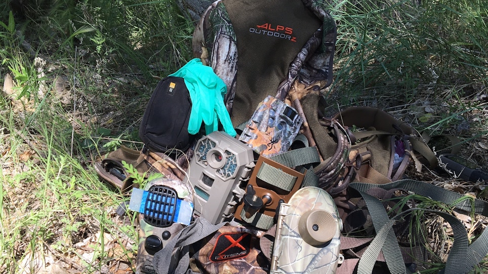 Life of a Bowhunter 2017: Build Your Trail Camera Pack