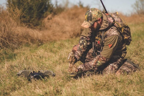 Lifelike battery-powered decoys add realism by employing eye-catching movement — triggering the chase reflex response in both canines and felines. (Photo: Courtesy of Howard Communications.)