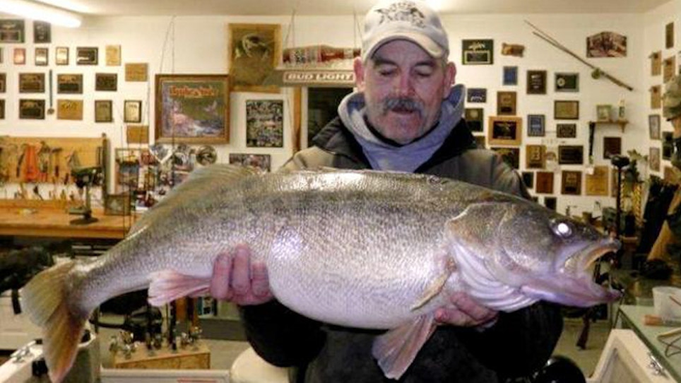 Pasco angler criticized for keeping record walleye