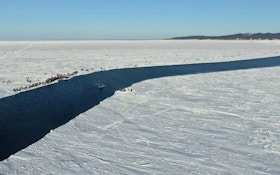 Hundreds of Russian Anglers Stranded on Runaway Ice Floe
