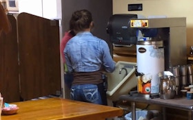 VIDEO: Colorado Restaurant Has Gun Wearing Waitresses