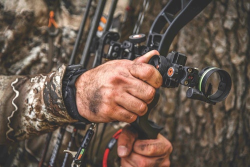 All bowsights have pros and cons; a single-pin mover works well for long-range shots, especially when the shooter has plenty of time.