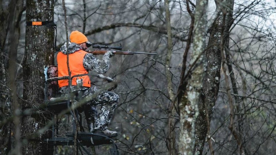 15 Pros and Cons of Whitetail Deer Hunting in the Rain