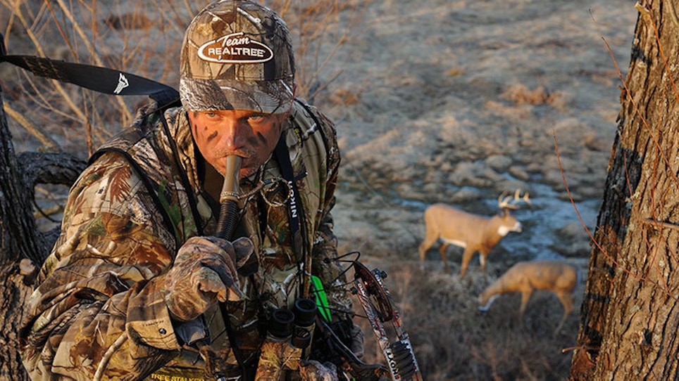 How Decoys Can Benefit Hunting The Rut