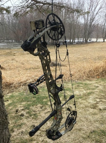 Shown here is the author’s quick-and-easy loop system for attaching his compound to a bow hauling rope. Tip: Singe the ends of the cut rope to prevent fraying.