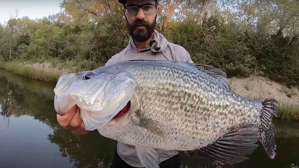 Cast, Catch and Release Video: 19-inch, 4-pound Crappie!