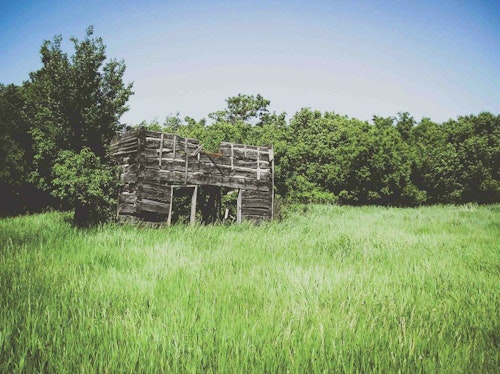 Farm country is full of old buildings such as this one, and they can easily be turned into effective ground blinds.