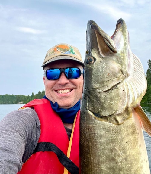 The author with his 45-inch solo — selfie— muskie.